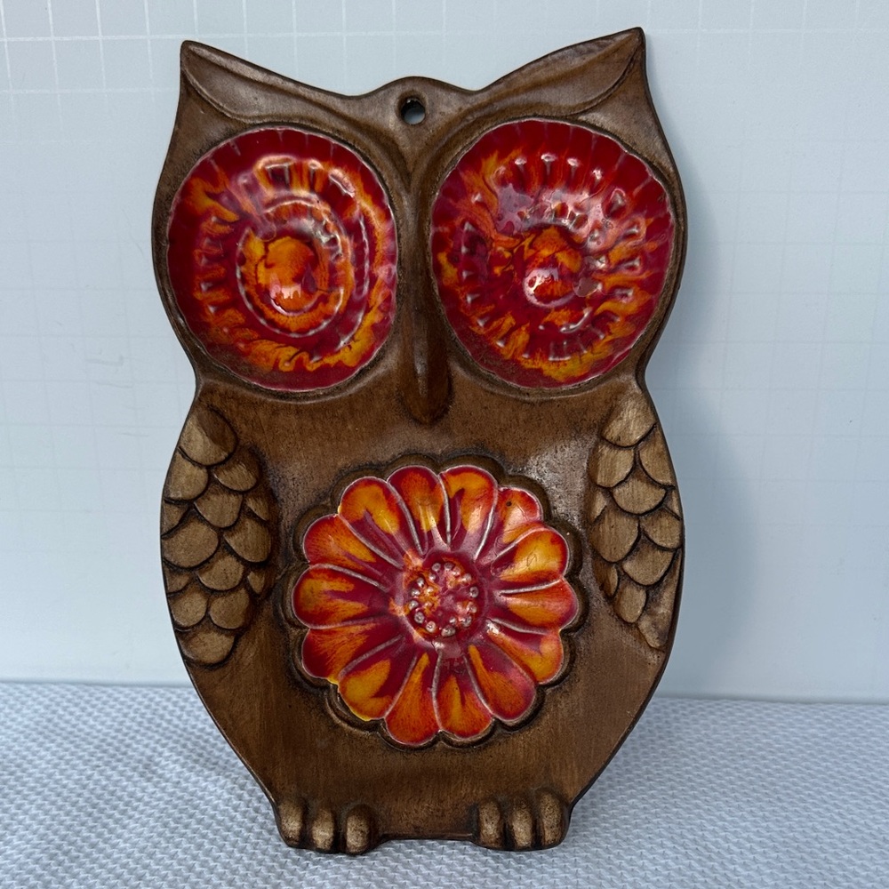 Vintage Treasure Craft Owl Wall Decor with Red and Orange Accents Trinket Dish